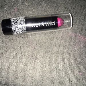 Wet N Wild Silk Finish Lipstick: Retro Pink